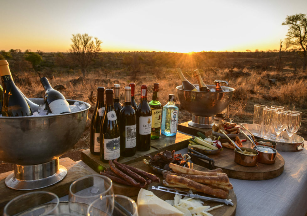 sundowner, luxury african safari, african sundowner