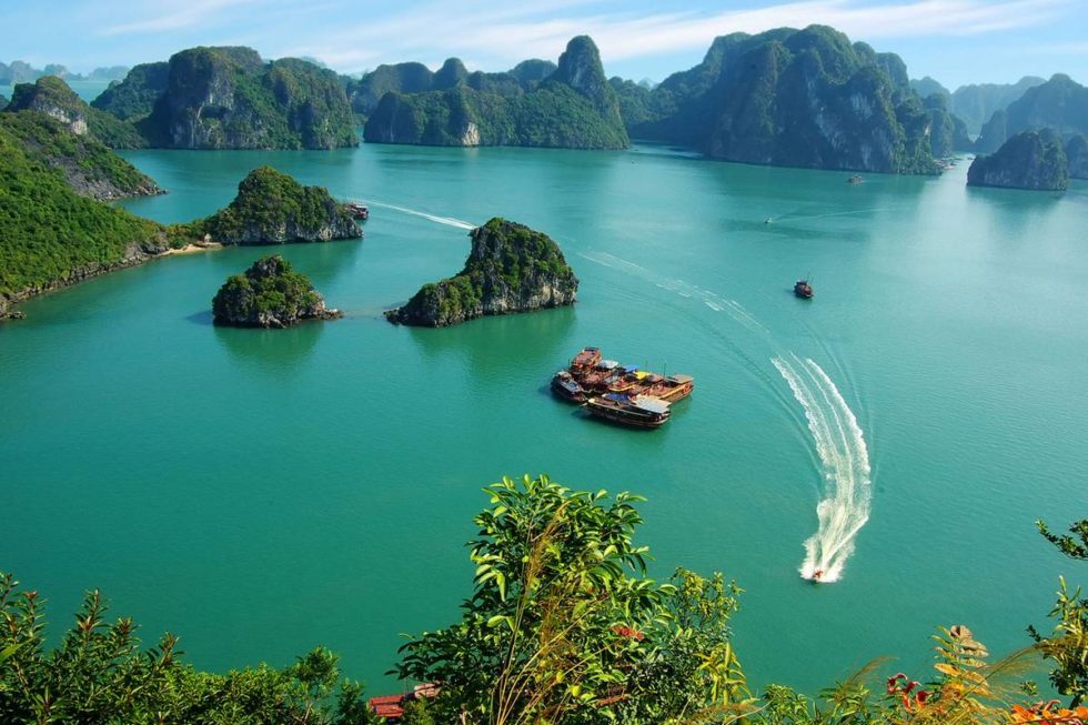 vietnam luxury travel, vietnam cruising, ha long bay